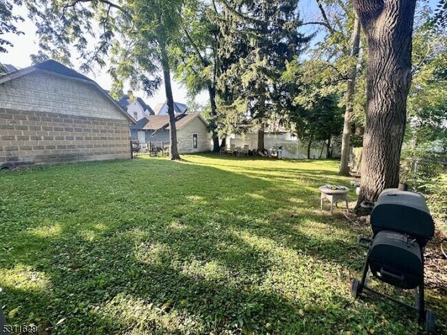 Building Photo - 4 Swaine Pl