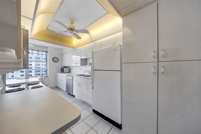Building Photo - 4280 Galt Ocean Dr