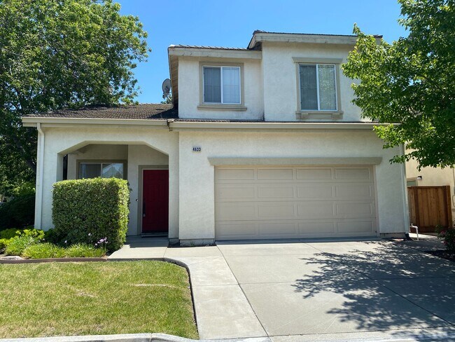 Primary Photo - Open Single-Family 3Bed/2.5BA Home Mere Mi...