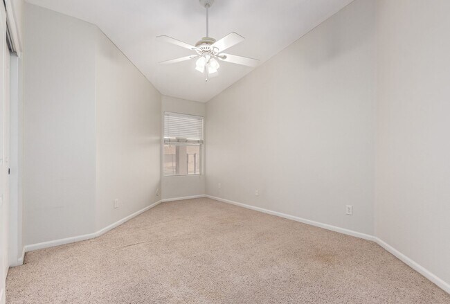 Building Photo - New Listing in Avondale
