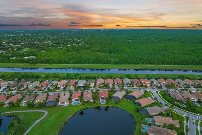 Building Photo - 236 Carina Dr