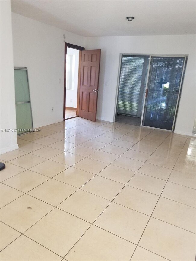 Building Photo - 426 NE 210th Cir Terrace