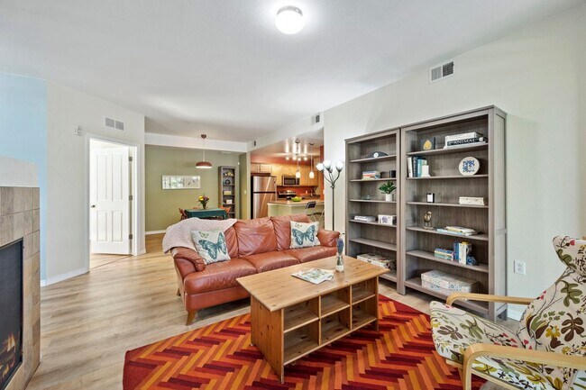Building Photo - 2450 Windrow Dr