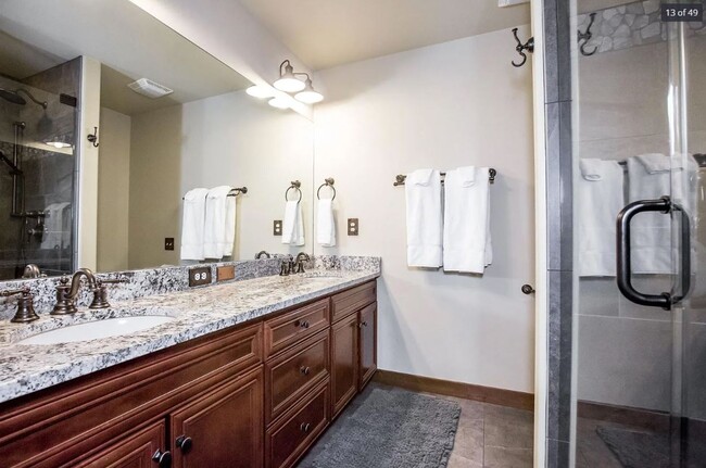 Building Photo - Beautiful Fully Furnished 4 Bed 3 Bath Home