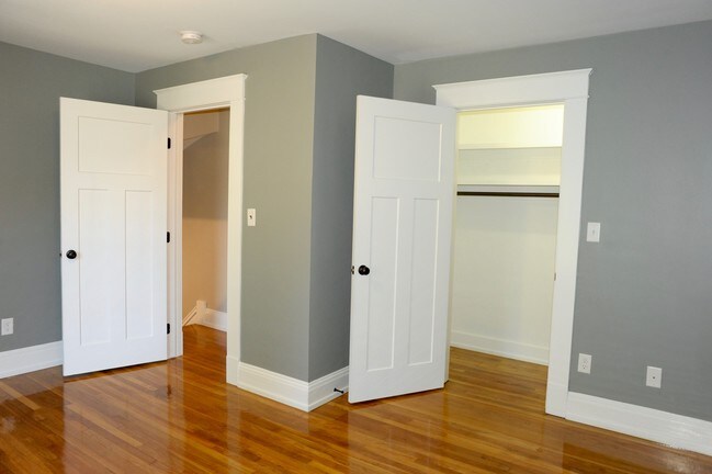 Building Photo - 234 Marion Ave NW