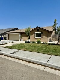 Building Photo - 677 Country Pl