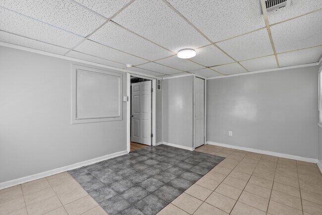 Building Photo - 313 N 42nd St