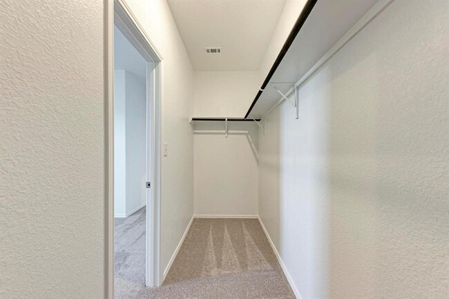 Building Photo - 611 Halfmoon Dr