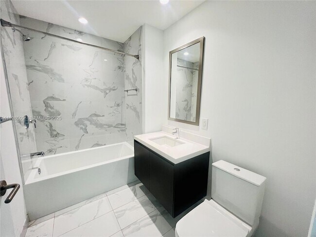 Building Photo - 851 NE 1st Ave