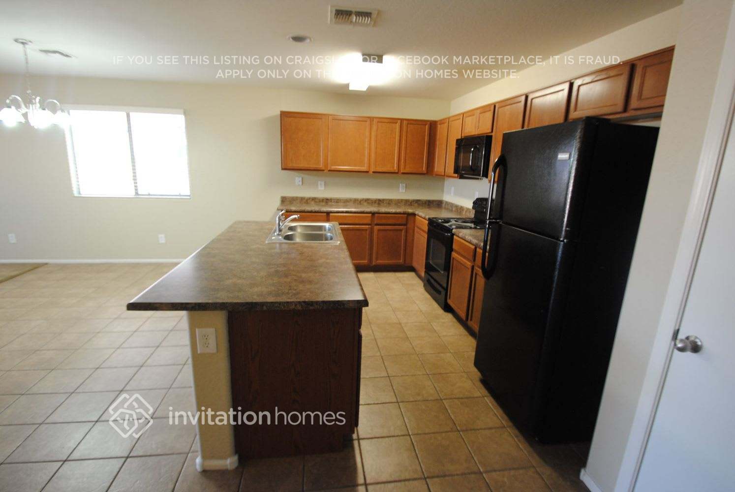 Building Photo - 2027 S 99th Ln