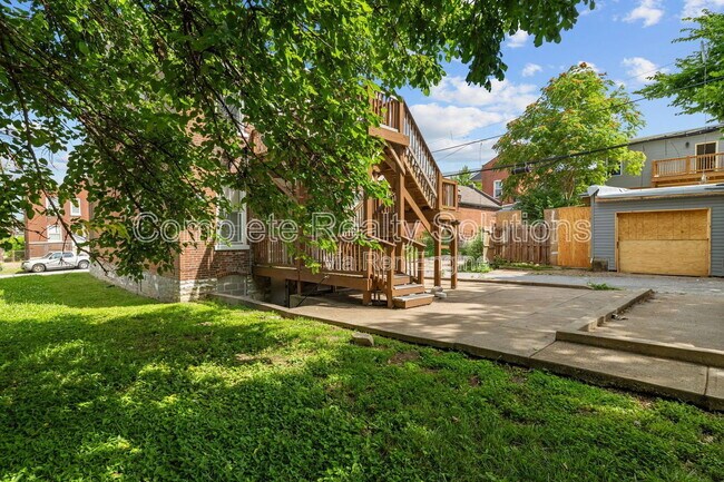 Building Photo - 3021 Iowa Ave