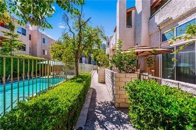 Building Photo - 12390 Chandler Blvd