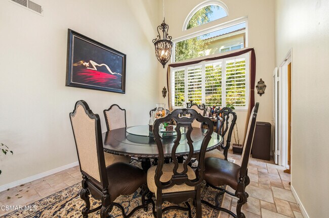 Building Photo - 2670 Grandoaks Dr