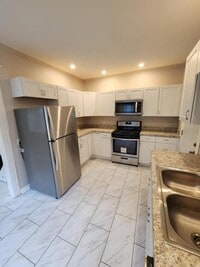 Building Photo - 1723 W Genesee St