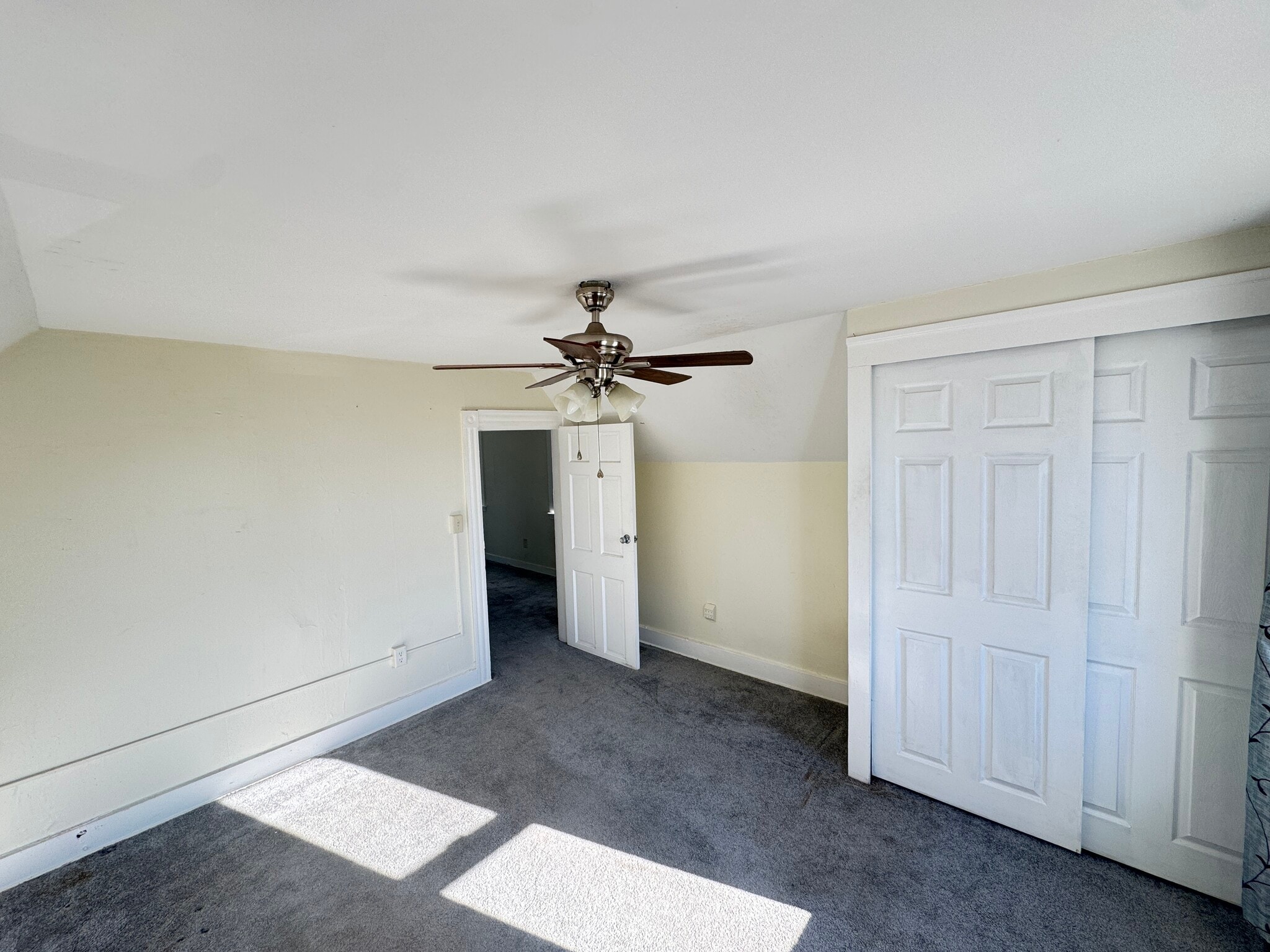 Building Photo - 103 Center St