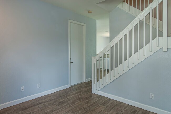 Building Photo - 9986 E Villa Cir