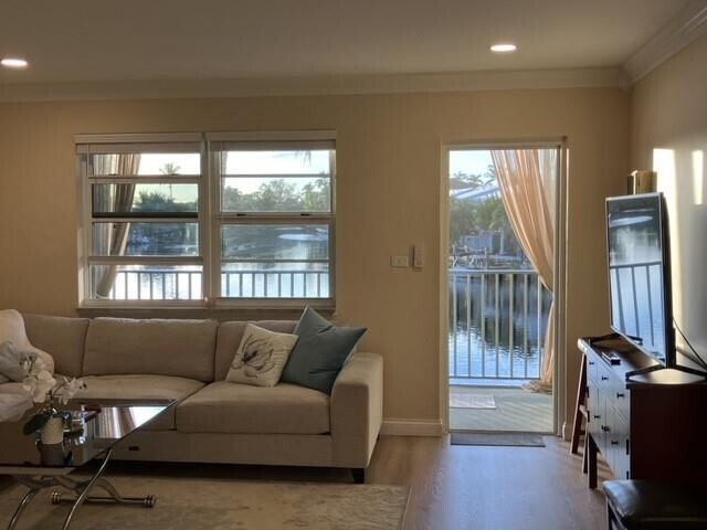 Building Photo - 801 NE 18th Ct