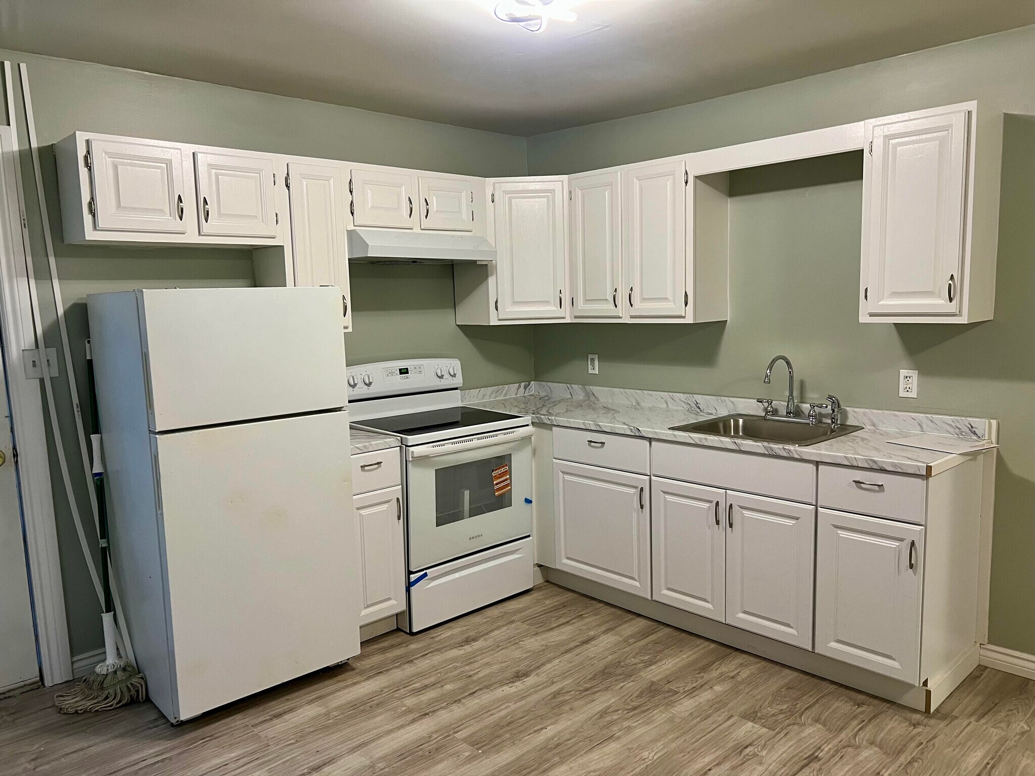 Building Photo - 19 Bunn St