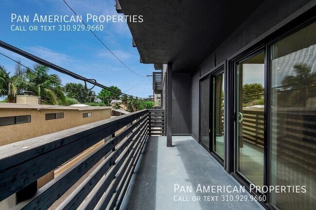 Building Photo - 1105 N Pacific Coast Hwy
