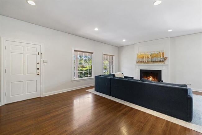 Building Photo - 2612 Bridle Path
