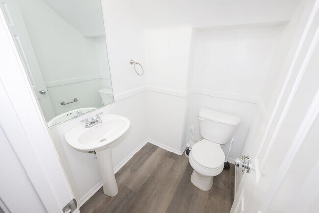 Building Photo - Amazing 3 Bedroom Condo available now! Chula Vista / Eastlake / Otay Ranch Area