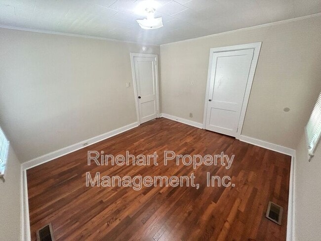 Building Photo - 857 Bradley St