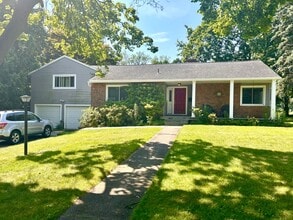 Building Photo - 940 Corwin Rd