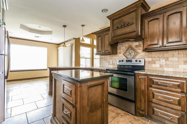 Building Photo - 504 NW 174th St