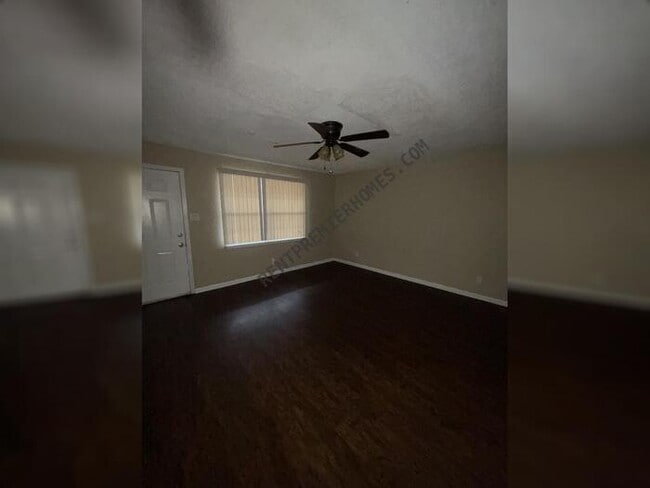 Building Photo - 1908 Kelly Dr