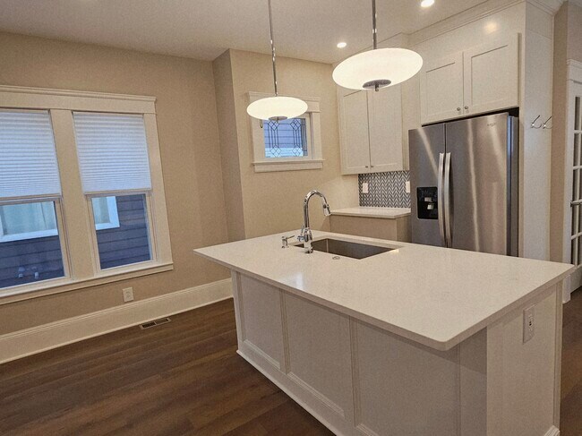 Building Photo - 9715 Clifton Blvd