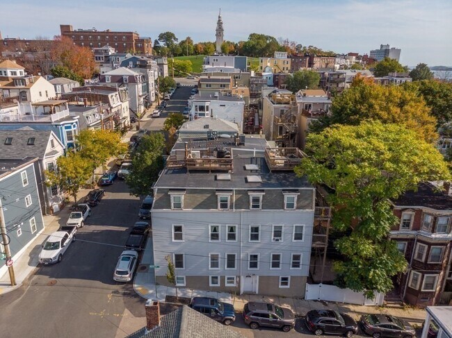 Building Photo - 47 Telegraph St