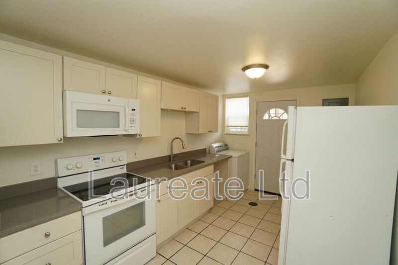 Building Photo - 1118 Rosemary St