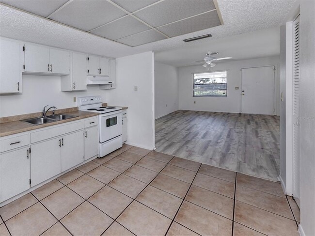 Building Photo - 662 Substation Rd