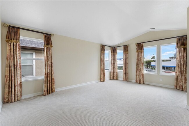 Building Photo - 3 Cerruti Ct