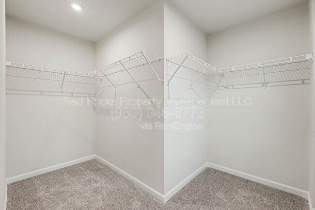 Building Photo - 1506 Gutter Br Dr