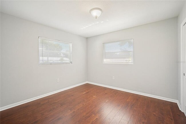 Building Photo - 1618 Hardwood Dr