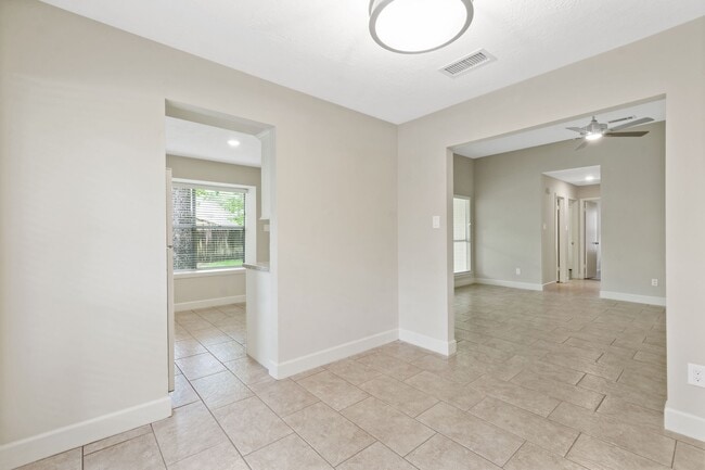 Building Photo - 69 Fallshire Dr