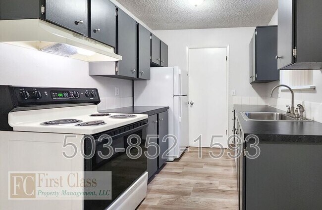 Building Photo - 3618 SW Beaverton Hillsdale Hwy