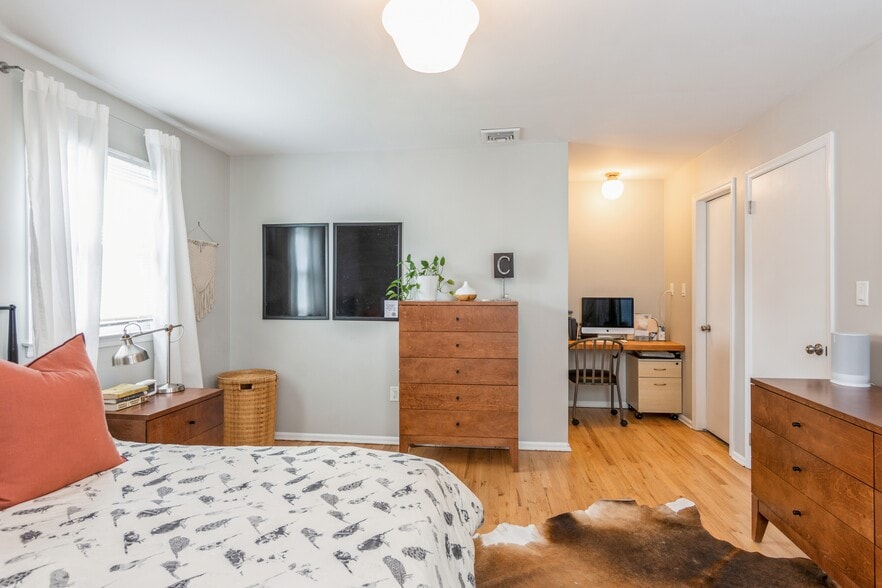 Primary Bed 2 - 216 Holly Street