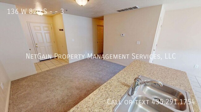 Building Photo - 136 W 820 S