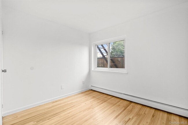 Building Photo - 900 Midland Ave