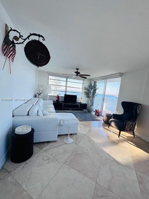 Building Photo - 150 SE 25th Rd