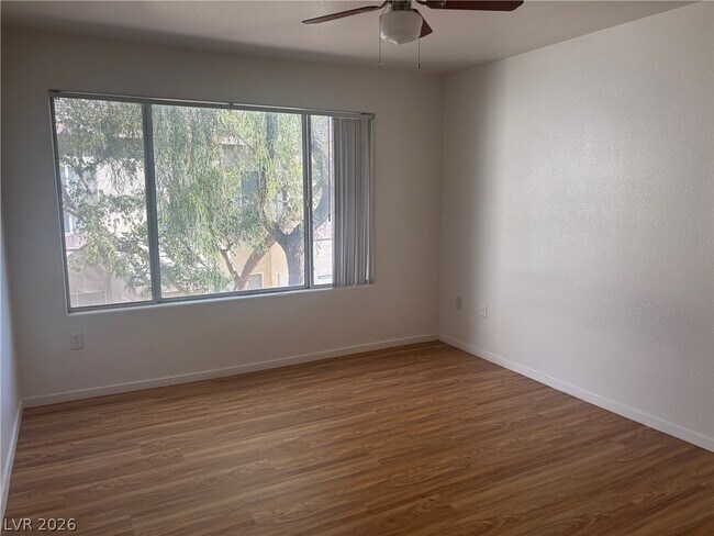 Building Photo - 5710 E Tropicana Ave