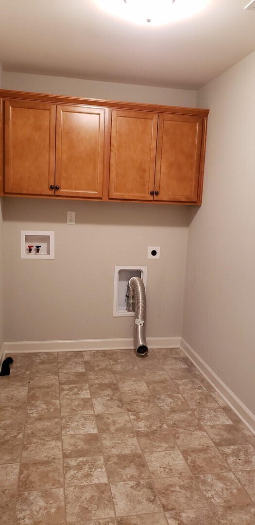 Building Photo - 516 Amberdale Cir W