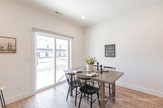 Building Photo - END UNIT - Darling 3 Bed 2.5 bath townhome...