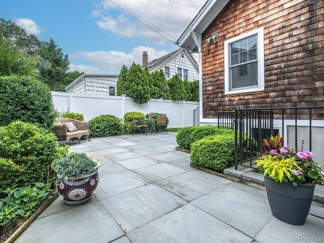 Building Photo - 29 Birch St