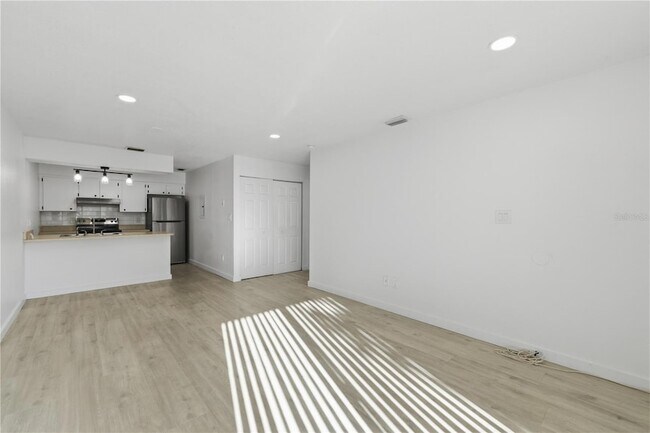 Building Photo - 5355 SE 29th Pl