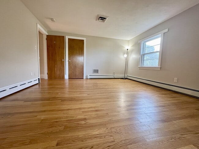 Building Photo - 160 Wolcott St