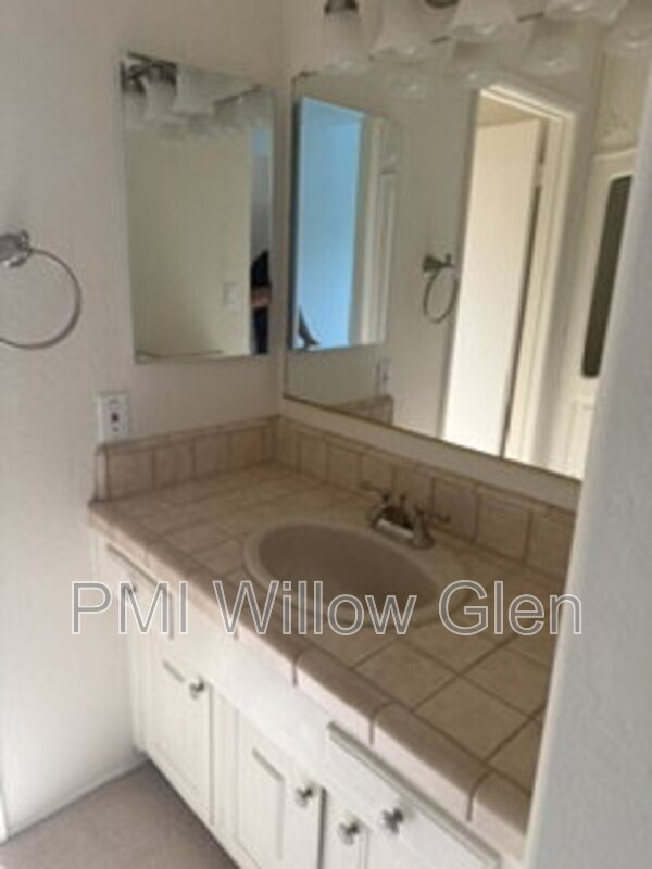 Building Photo - 536 Curie Dr
