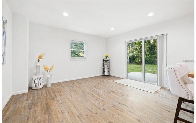 Building Photo - 508 Brooker Rd